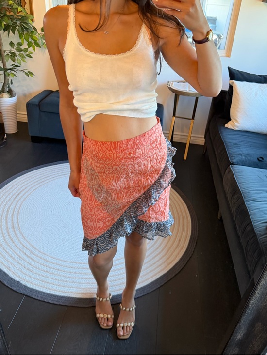 Free People Dresses & Skirts - Free People Tiered Ruffle Wrap Skirt in Coral Print (Size 6)